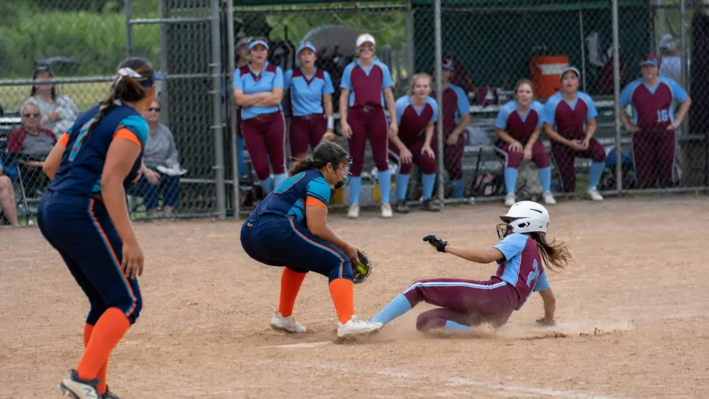 custom-softball-league-uniforms