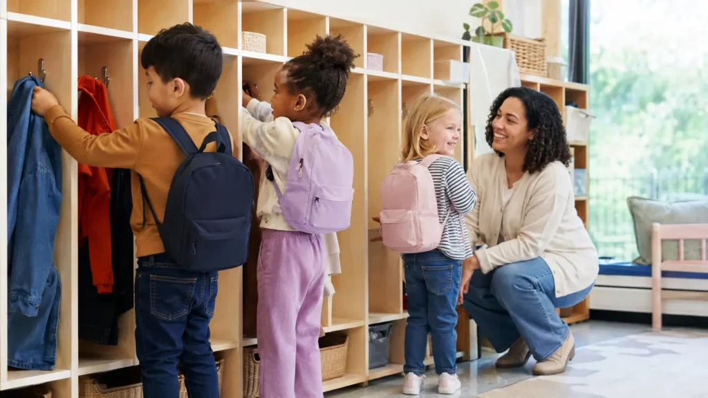 kindergarten-backpacks-school-use